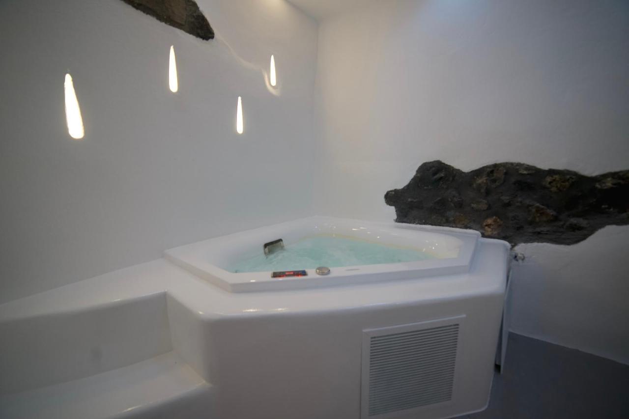 Eternity Suites Santorini 费拉 外观 照片